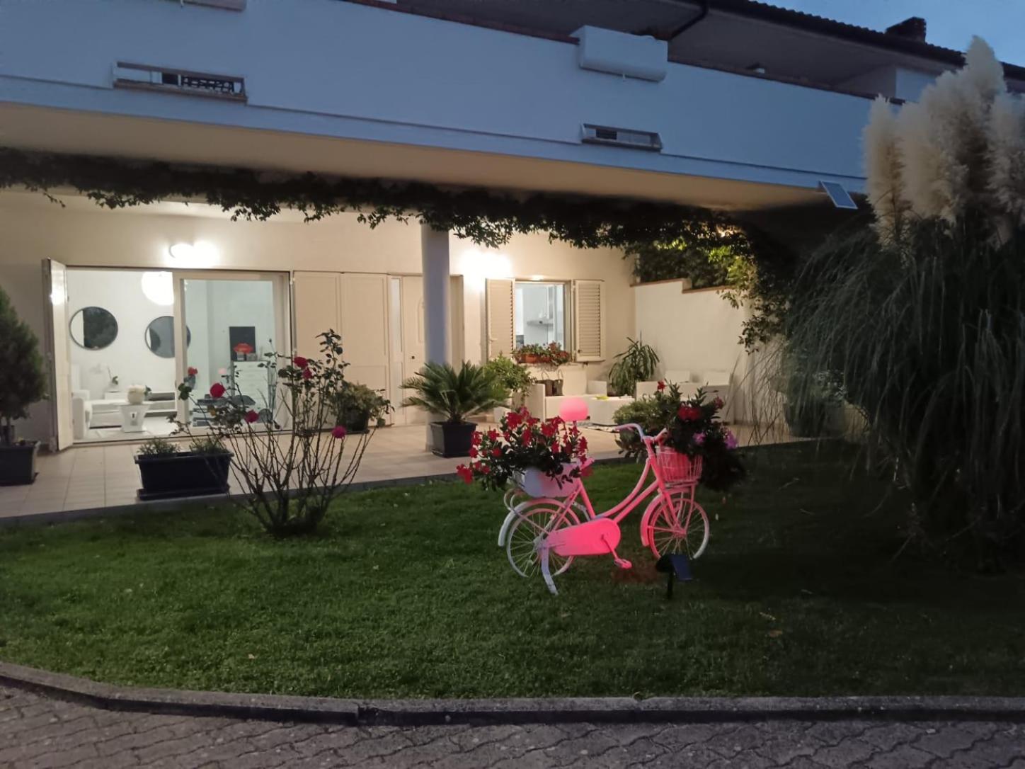スルモナ Parco Delle Roseヴィラ エクステリア 写真